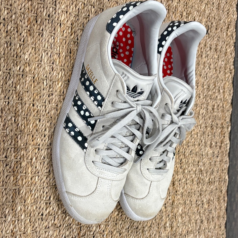 Adidas Women's Gazelle Cream and Black Polka Dot Sneakers size 9